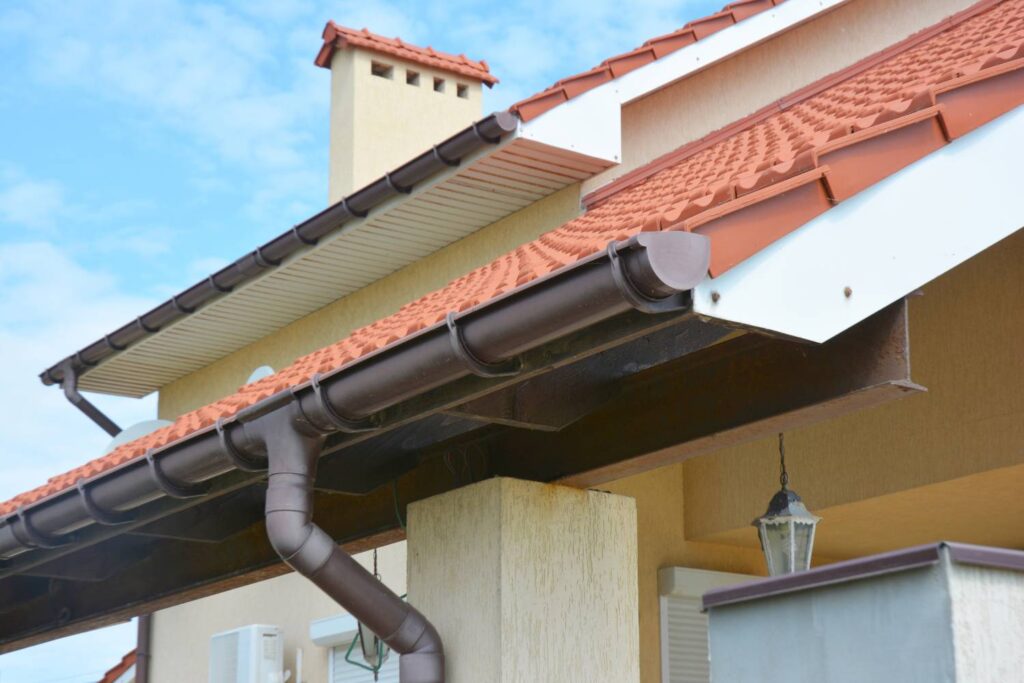 how do i connect guttering sections together