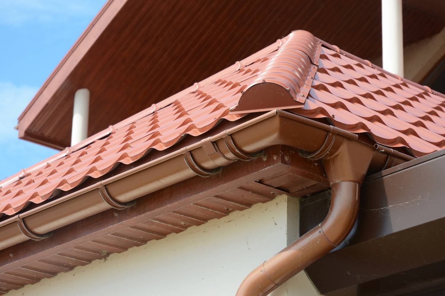 how do i repair a leaking guttering system 1