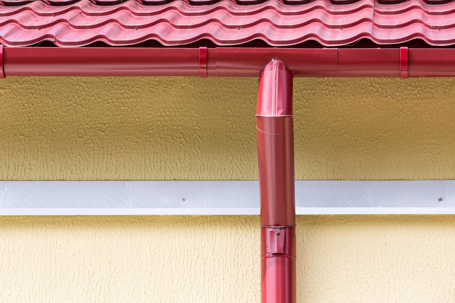 how to paint your gutters 1