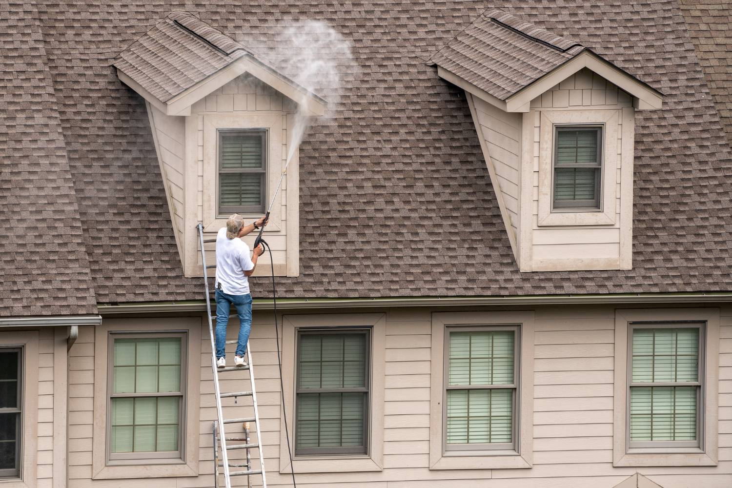 is pressure washing safe for your roof 2