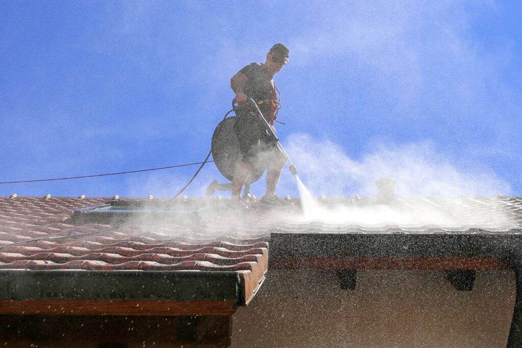 what are the best methods for roof cleaning