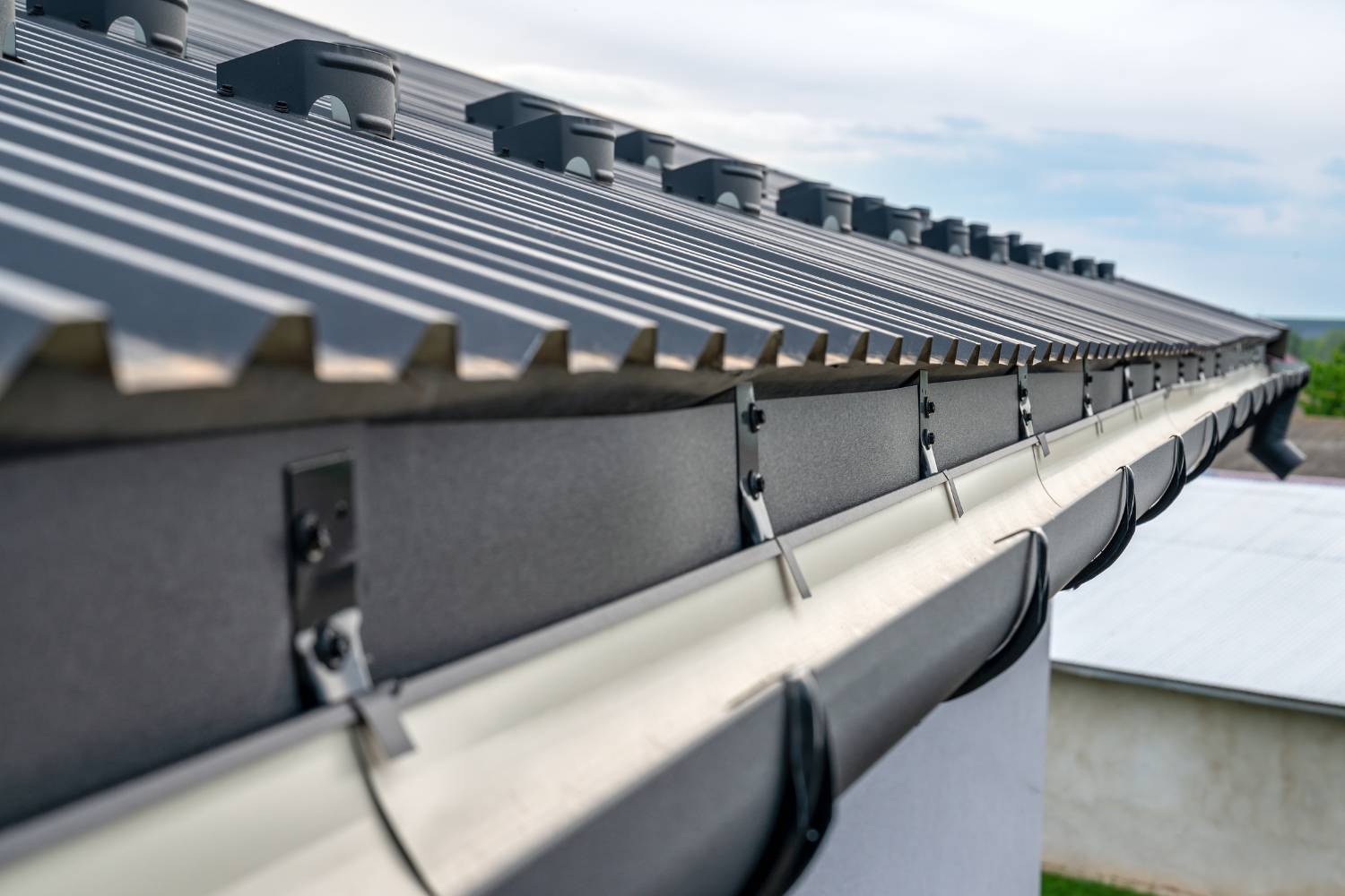 what are the signs that my guttering needs replacement 1