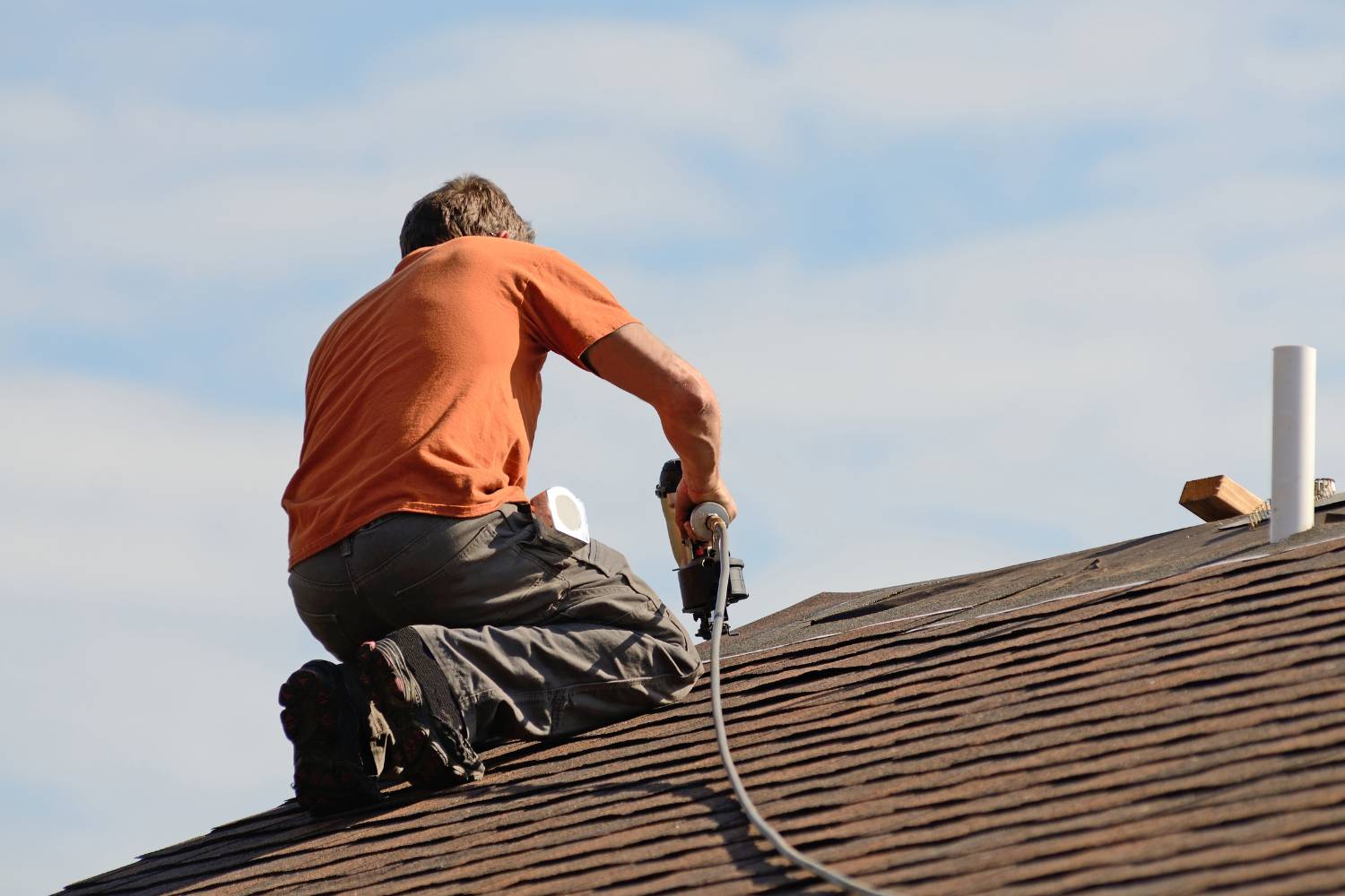 what are the signs your roof needs restoration 1