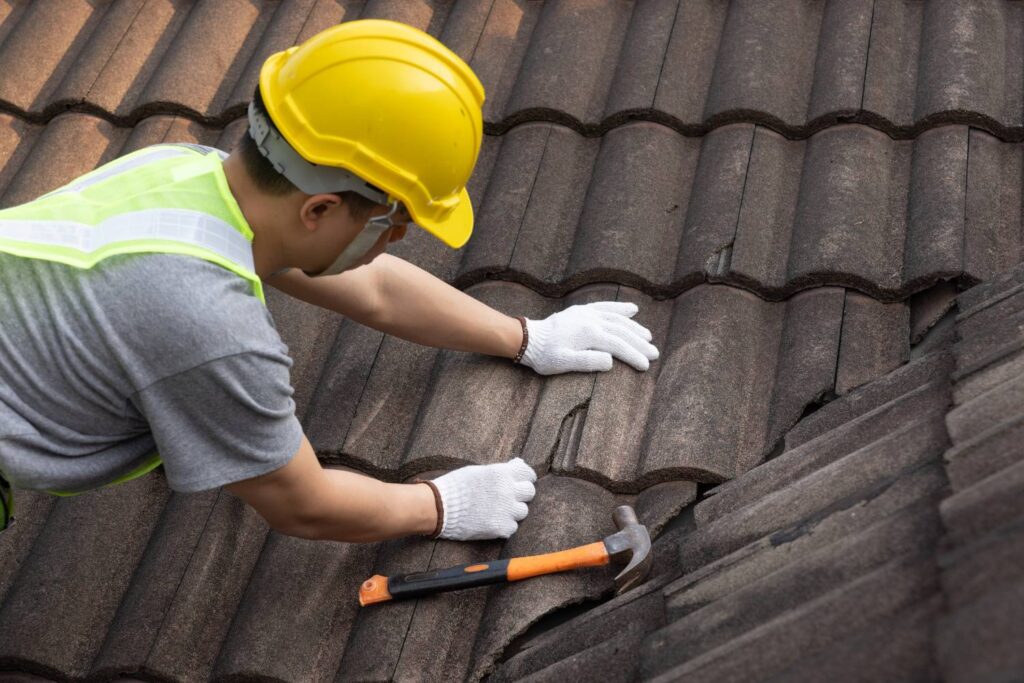 what are the signs your roof needs restoration