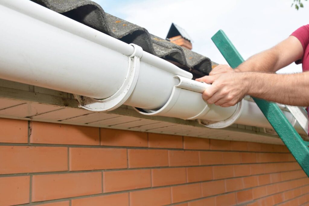 what is the average cost of guttering installation