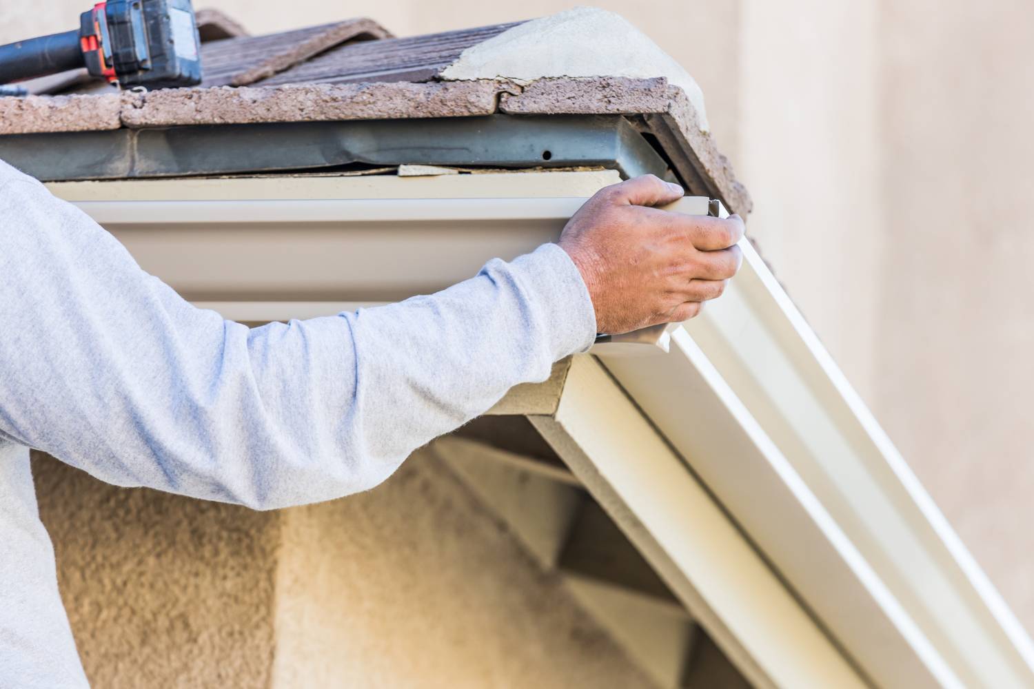 what is the difference between fascia and guttering 1