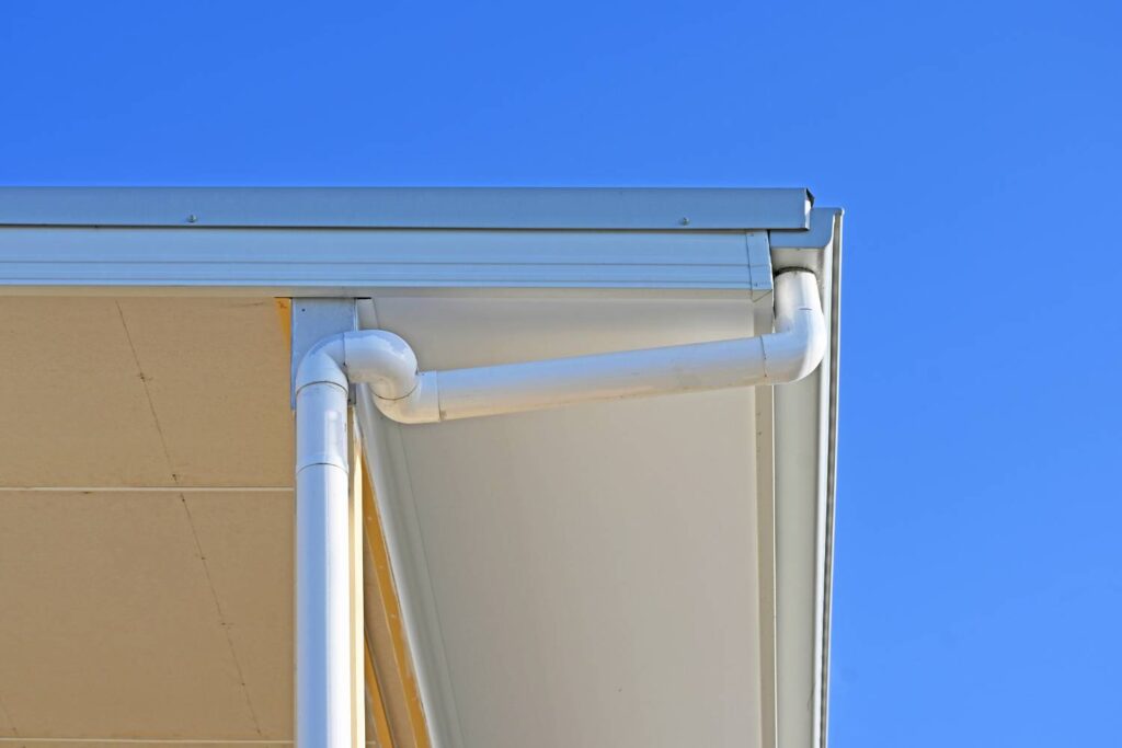 what is the difference between fascia and guttering