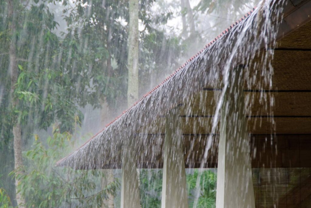 what should i do if my roof starts leaking during a storm